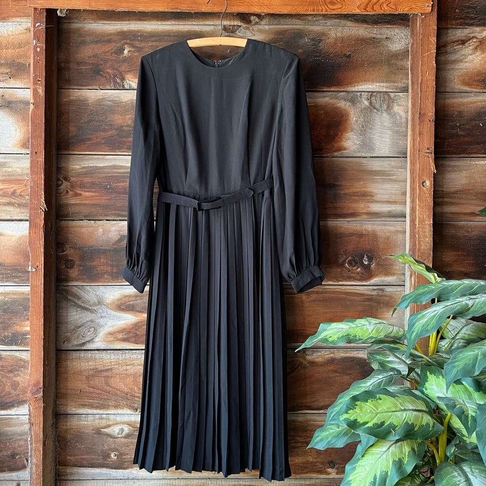 Vintage pleated black dress with belt 1960 modest long-sleeved formal M L 13